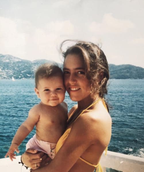 Michelle Salas es hija de la cantante y actriz Stephanie Salas y el cantante Luis Miguel.