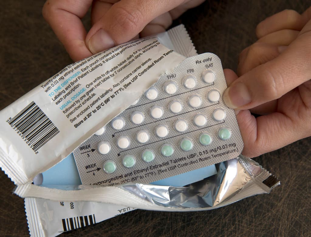 La nueva norma de la Casa Blanca para que puedas acceder a condones y otros anticonceptivos gratis y sin receta (si tienes seguro médico)