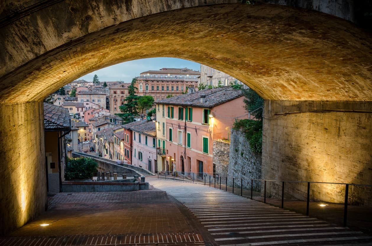 <h3 class="cms-H3-H3">Vía Apia, Italia</h3>
<br>
<b>Categoría: </b>Cultura
<br>
<br>La lista de este año se divide en cinco categorías: Comunidad, Naturaleza, Cultura, Familia y Aventura, y dentro de cada una de estas hay cinco destinos.