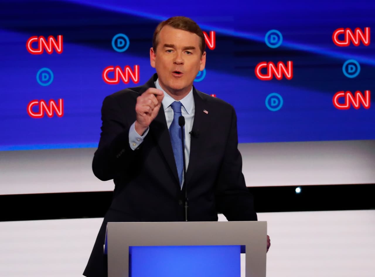 El senador por Colorado, Michael Bennet, destacó que Estados Unidos necesita "una conversación sobre lo que está sucediendo ahora, y cuando hay un grupo de niños en este país que no reciben educación preescolar por causas ajenas a su voluntad y otro grupo lo hace; 
<b>la igualdad no es igual"</b>.