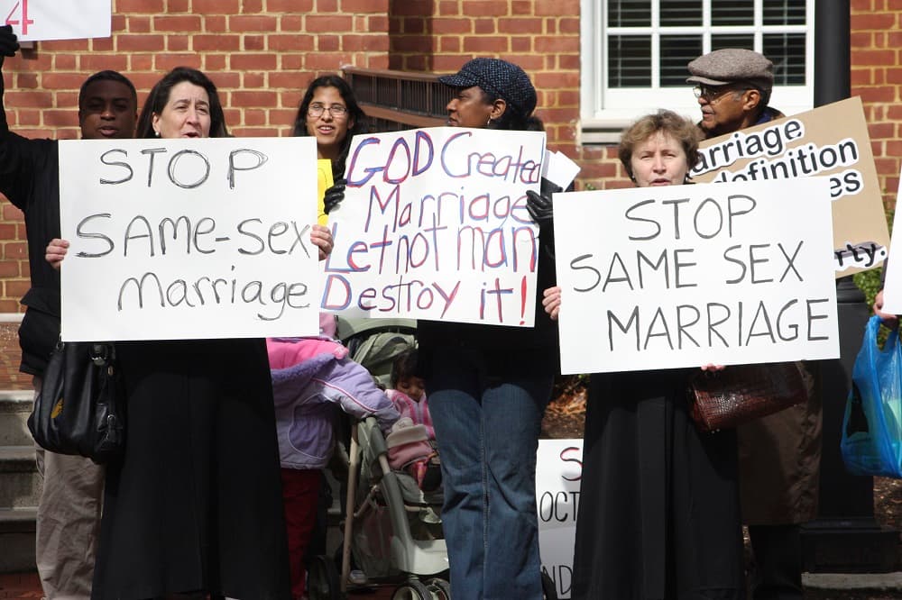 Las agencias de adopción religiosas en Oklahoma podrán discriminar a las familias LGBT 