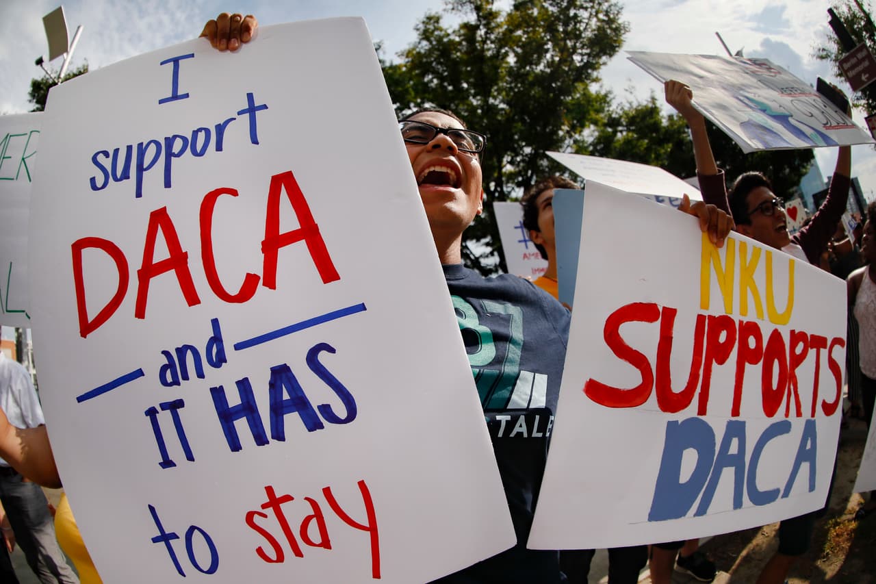 Activistas en el sur de California unieron esfuerzos este martes y pronunciaron su solidaridad con los Dreamers luego del anuncio presentado por la administración de Donald Trump cancelando el programa migratorio.