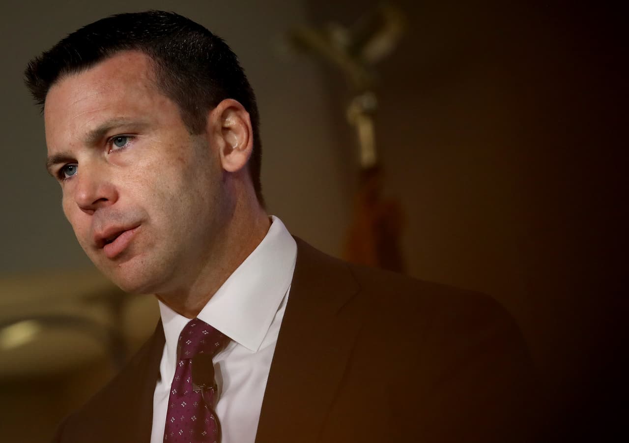 McAleenan es el cuarto secretario de Seguridad Nacional durante el mandato de Trump, además de John Kelly, Kirstjen Nielsen y Elaine Duke. A diferencia de ellos dos, nunca fue juramentado en su cargo y actuó siempre como 'secretario interino'. Renunció el viernes 11 de octubre a su puesto, según anunció el presidente Donald Trump en un tuit.