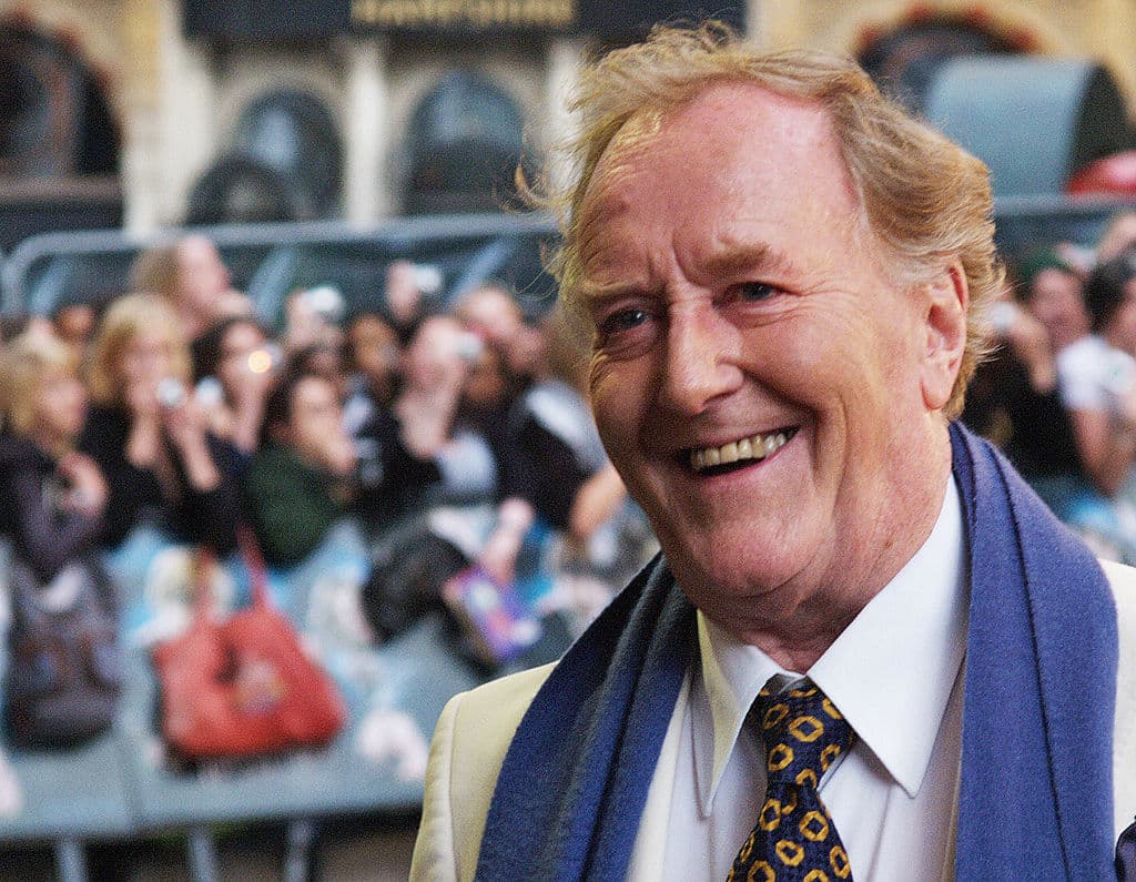 De acuerdo a la 'BBC News', la familia del actor fue la encargada de dar la triste noticia, no sin antes agradecer a sus fans por el cariño que le dieron a Hardy en sus más de 70 años de carrera.
<br>