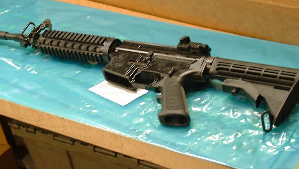Sheriff de Los Ángeles pide ayuda para recuperar un rifle automático Colt M4, con 5 cargadores