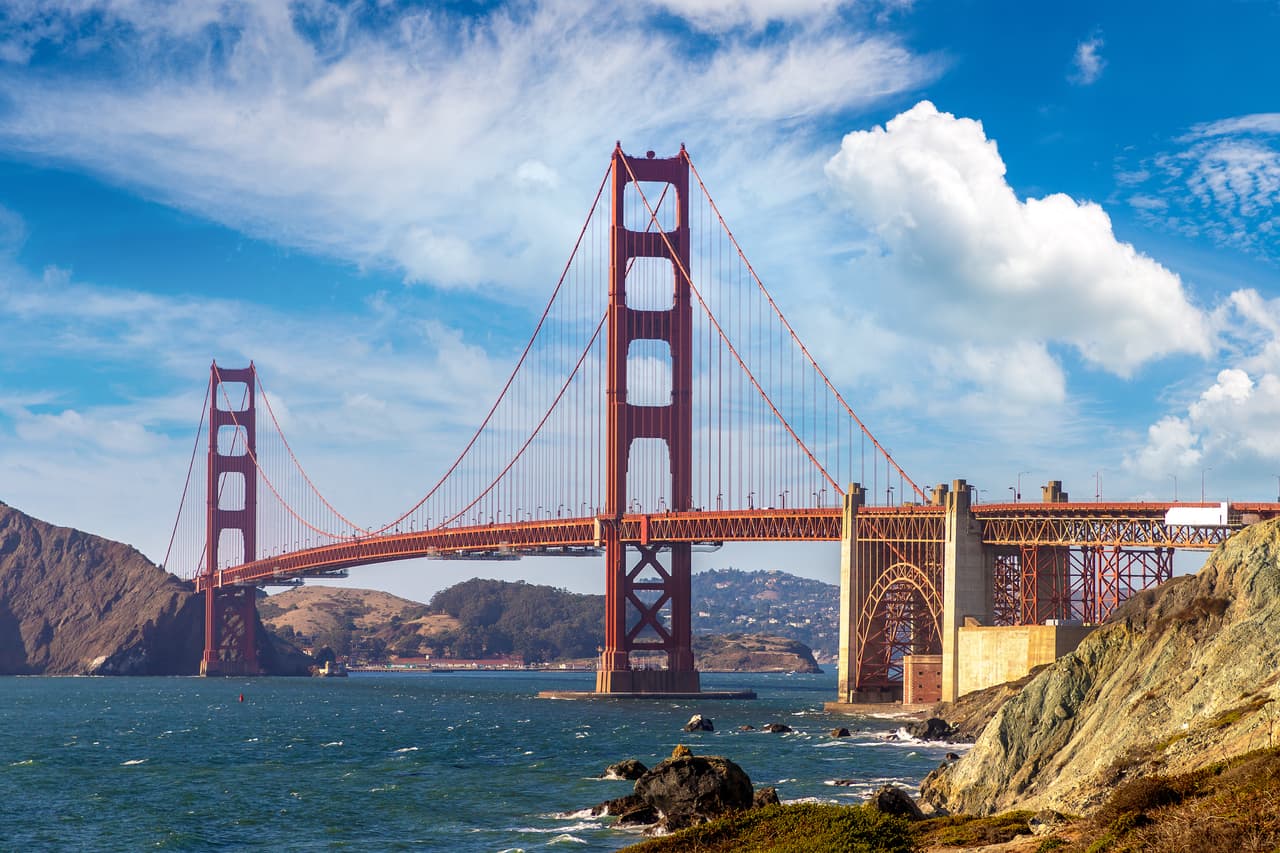 <b>1. </b>La ciudad de 
<b>San Francisco, California</b> tuvo la mayor caída de precios en el país en el último trimestre de 2022 con una baja del 6.1% respecto al año anterior y un 21% en relación al segundo trimestre.
