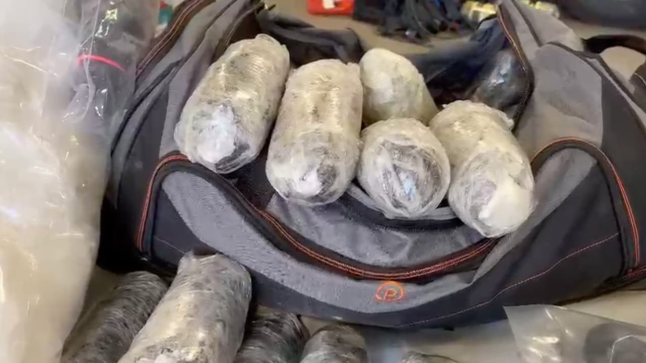La Oficina del Sheriff del Condado de Maricopa informó que además del millón de pastillas, se pudieron confiscar 455 libras de metanfetamina y 1.5 libras de marihuana.