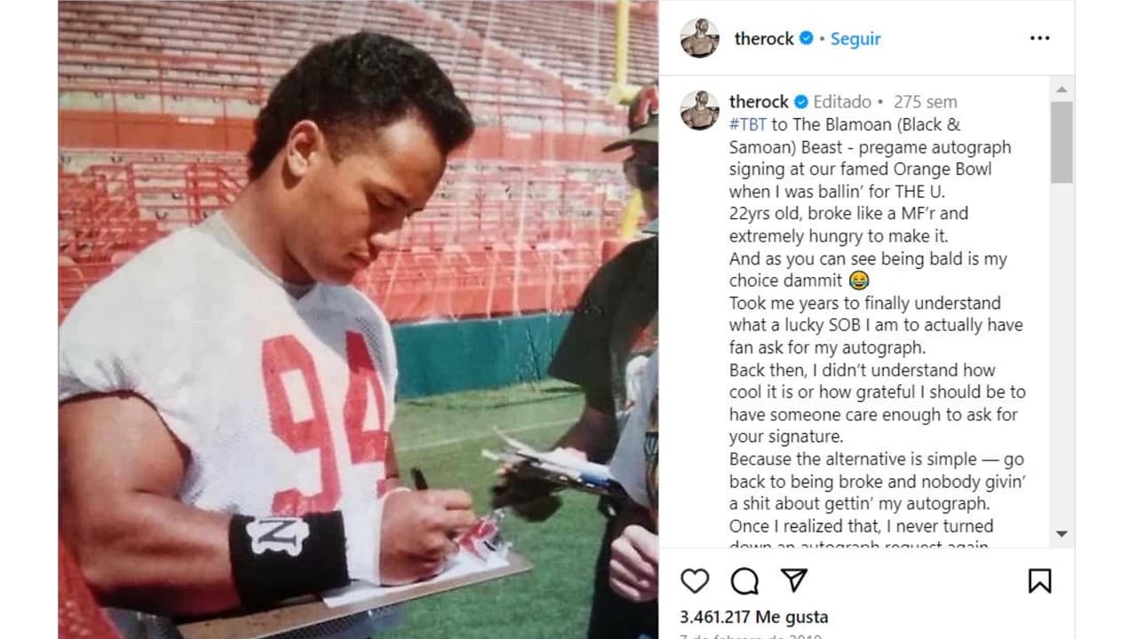 Dwayne Johnson 'La Roca' con cabello