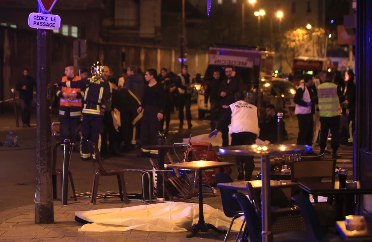 Alrededor del bar Le Carrillon el paso fue restringido.