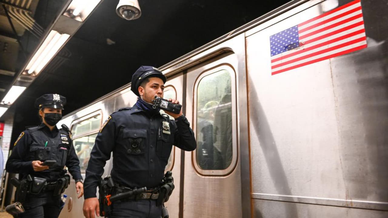 El subway de NYC es uno de los sistemas de transporte más antiguos del mundo y uno de los más usados. Sin embargo, en este último año se han incrementado en un 41% los múltiples ataques de violencia, accidentes y muertes. 
<b>Esta es una cronología de los más sonados en 2022: </b>