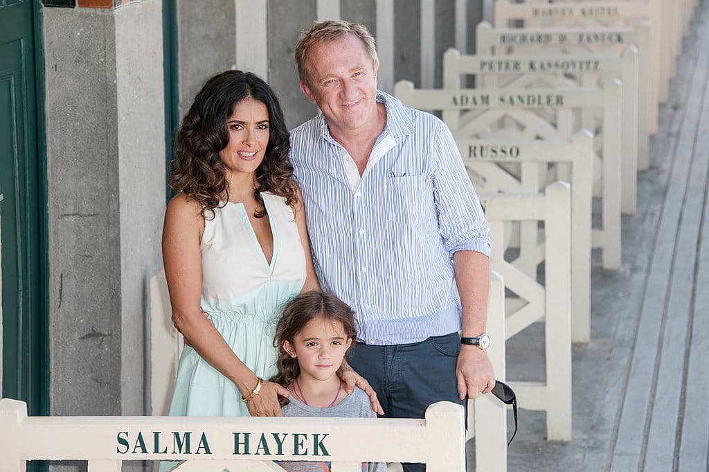 Salma Hayek suele ser reservada en lo que respecta a su hija, Valentina Paloma, pero los pocos vistazos que da de su vida demuestran que la joven de 14 años tiene una lujosa vida.