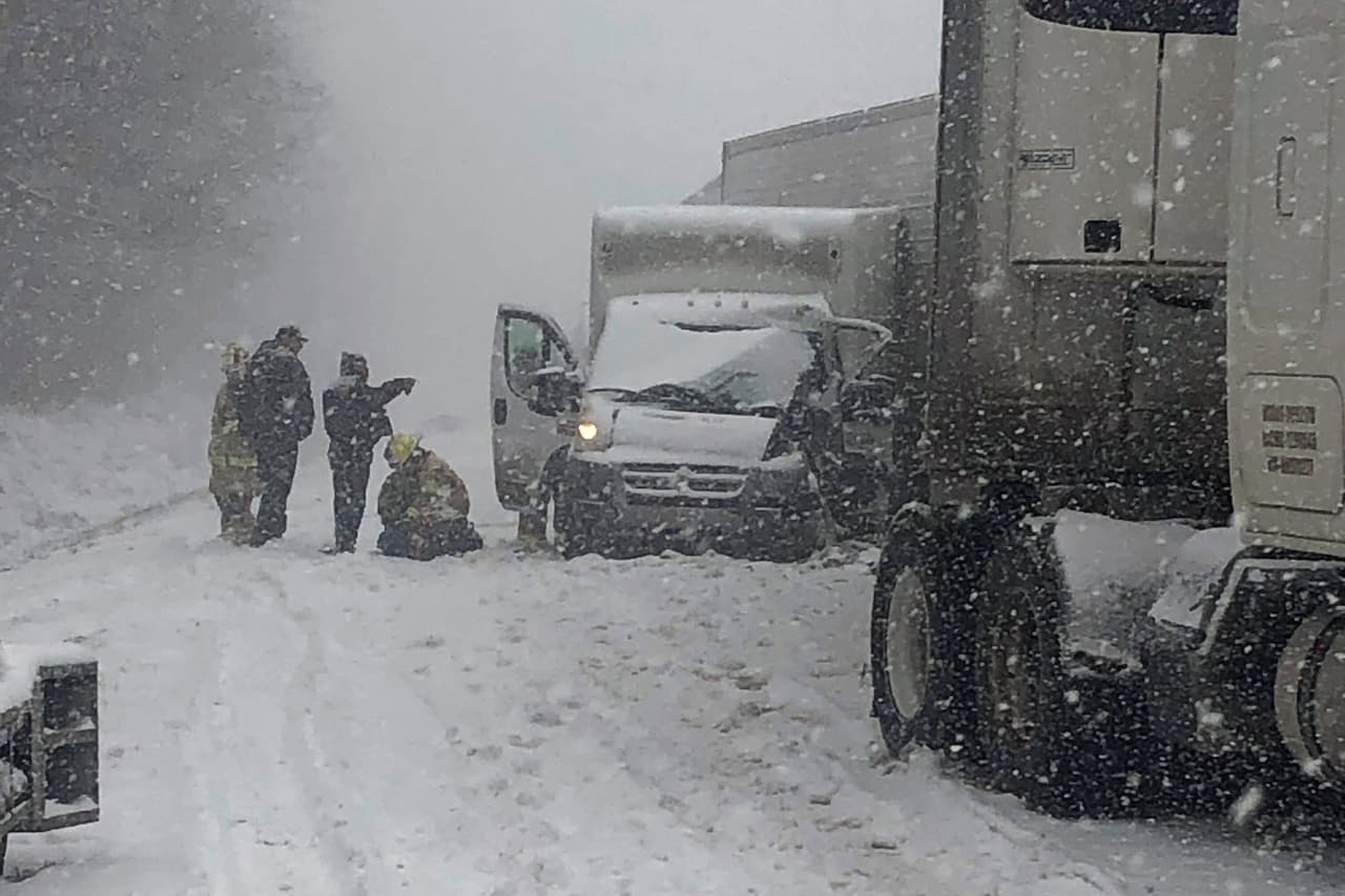 El Departamento de Transporte de Virginia (VDOT, en inglés) aconseja a los automovilistas que viajan hacia el norte por la I-81 en el condado de Roanoke (en la imagen) que eviten la interestatal debido a un choque de varios vehículos que bloquea todos los carriles. Las autoridades reportaron solo heridos leves.
