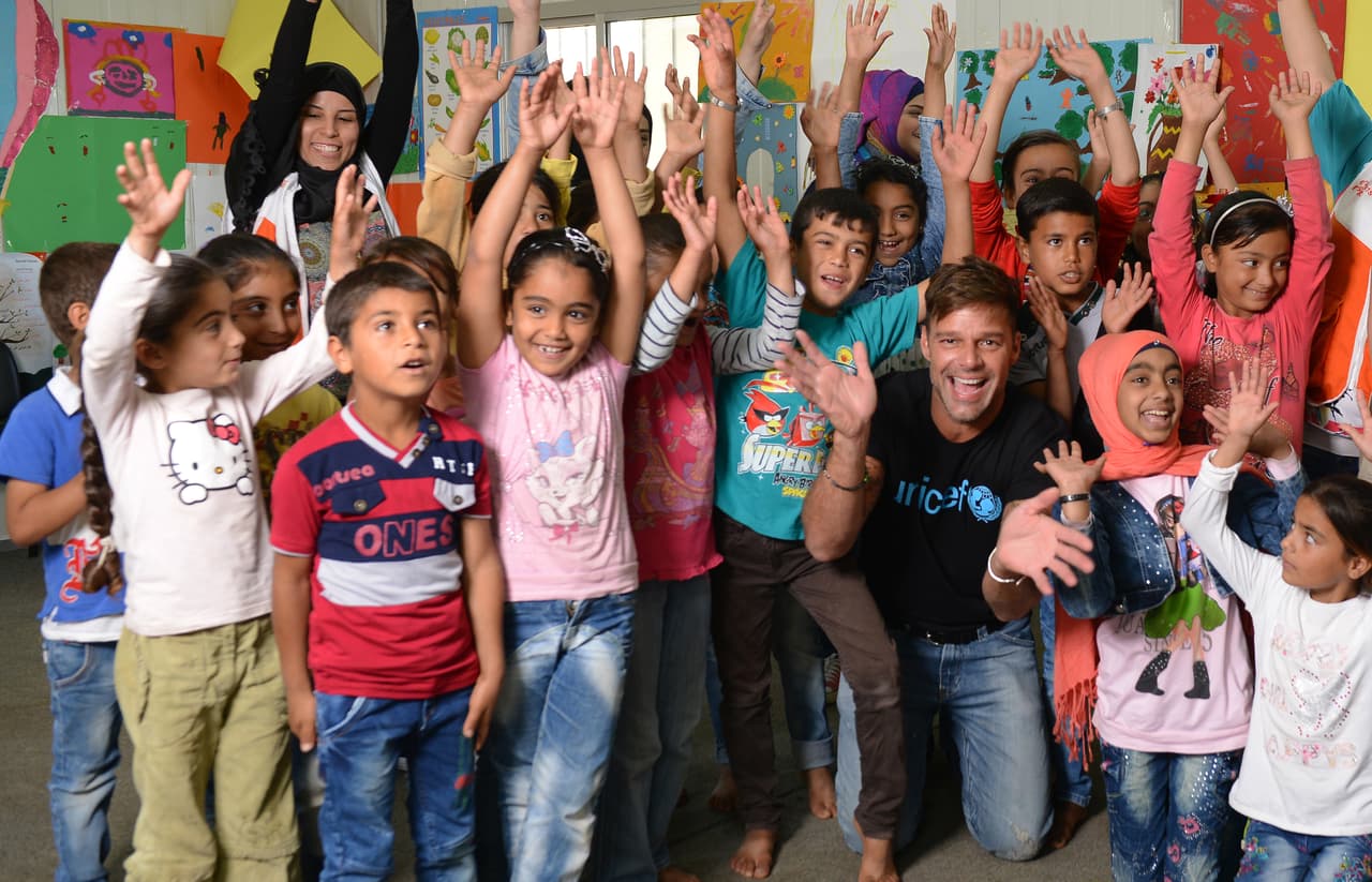 Unos 1,1 millones de sirios han buscado refugio en el Líbano desde el inicio de la crisis en 2011, y más de la mitad de ellos son niños y niñas. Los niños refugiados corren un riesgo muy concreto de ser víctimas de la explotación y el abuso, y un gran número no tiene otra opción que trabajar en lugar de asistir a la escuela.
