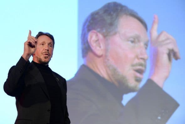 LARRY ELLISON. La muerte de la madre adoptiva del fundador de Oracle le obligó a dejar sus estudios en la Universidad de Illinois. Tiempo después desertó también de la Universidad de Chicago, pero ahí tuvo su primer acercamiento con el mundo de la computación.