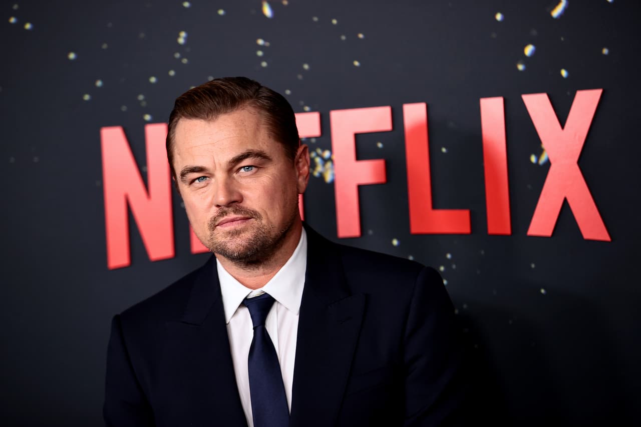 <b>Leonardo DiCaprio </b>
<br>El ganador del Oscar en el 2016 por su trabajo en 'The Revenant' no siempre fue una figura de Hollywood, de hecho tuvo que empezar desde abajo.
<br>