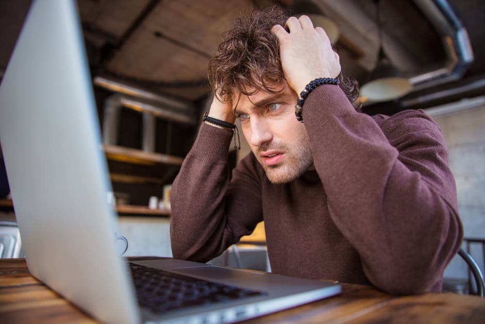 <b>AUMENTA TU CREATIVIDAD</b>
<br>Si empiezan a caerte problema tras problema, mejor antes de frustrarte y gritar, piensa en todas las alternativas u opciones que tienes para solucionarlas. Aumenta tu ingenio, desarrolla tu intuición y trata de hacer lo mejor posible.