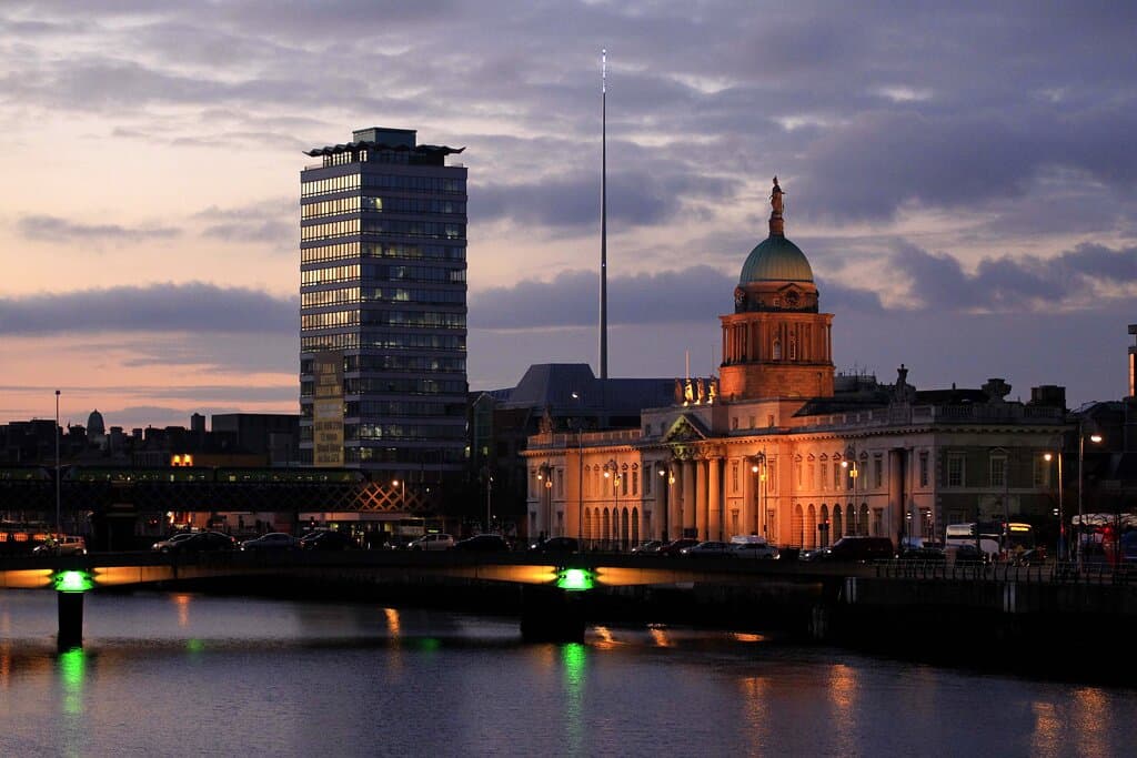 <h2 class="cms-H2-H2">14.- Dublin</h2>
<br>
<br>Sus edificios históricos incluyen el Castillo de Dublín, que data del siglo XIII, y la imponente Catedral de San Patricio, construida en 1191.