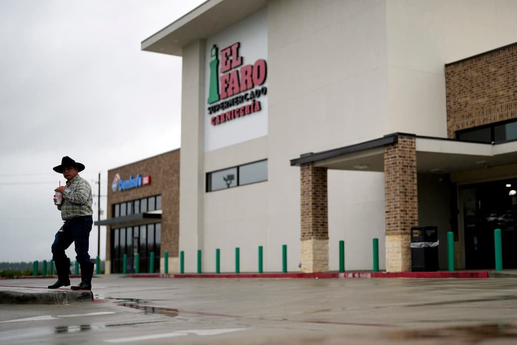 “Nos están cazando": el impacto emocional y económico de 4 meses de operativos de ICE en una comunidad inmigrante de Texas