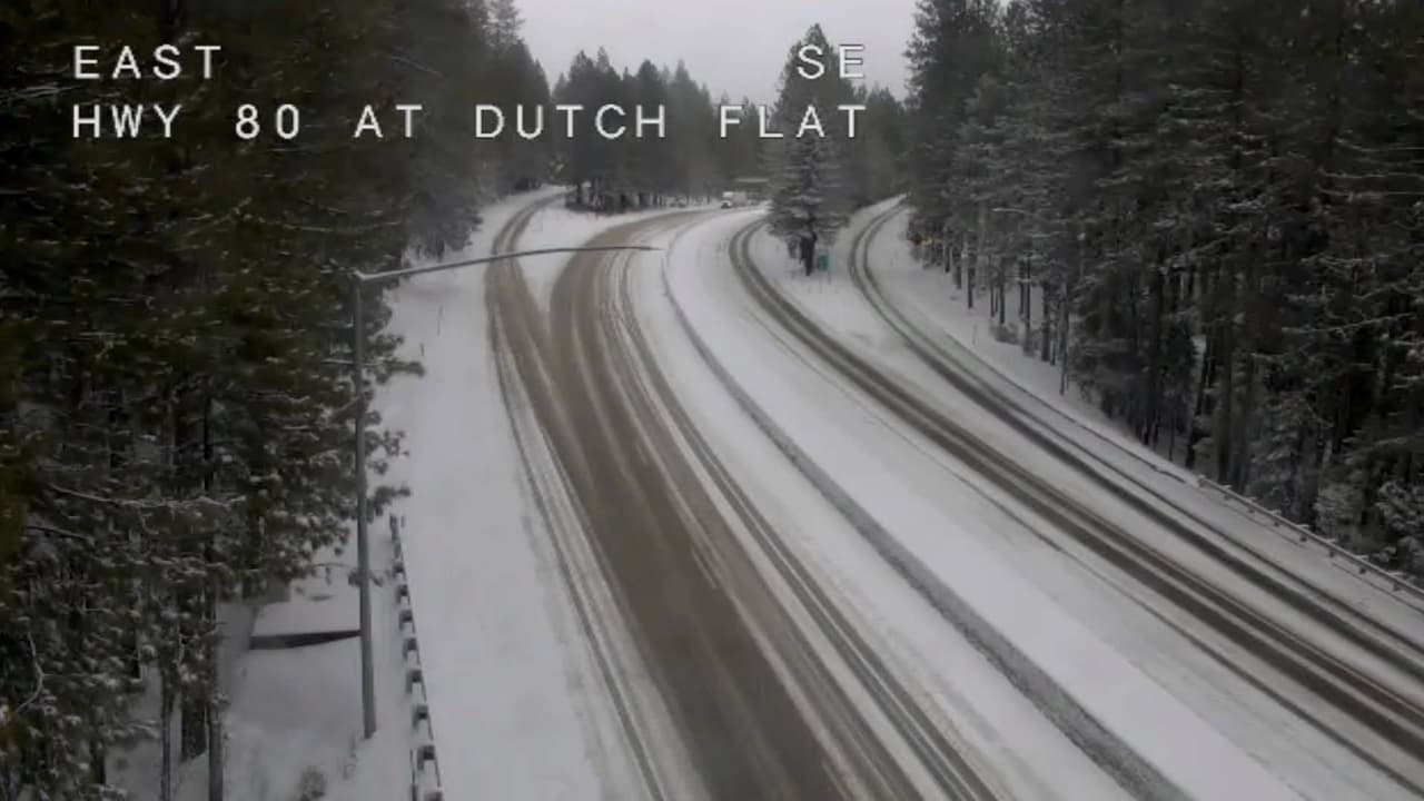 Los estragos de la tormenta invernal ya comenzaron en los caminos que conducen a la Sierra Nevada, provocando cierres parciales o totales en algunos tramos de la I-80, principalmente desde Colfax hasta Dunner, así como en la ciudad de Truckee hasta los límites con el estado de Nevada. En otros puntos se solicita a los conductores controles de cadena en los neumáticos para poder transitar con seguridad por los caminos.