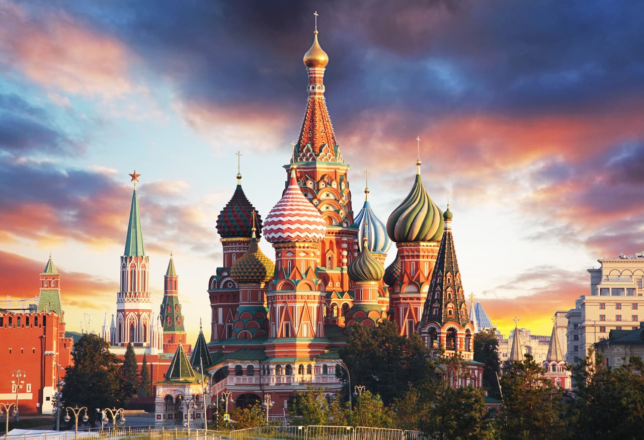 <b>Puesto 24. Rusia</b>.
<br>
<br>Este país es percibido como el tercero más ‘poderoso’ del mundo y uno de los más influyentes políticamente. 
<br>
<br>La investigación pidió a los encuestados que compartieran sus percepciones de los 78 países que representan el 94% del PIB mundial, en variables y subvariables que incluyen la calidad de vida, educación, influencia política, poder, influencia cultural, turismo y economía, entre otros datos.
<br>