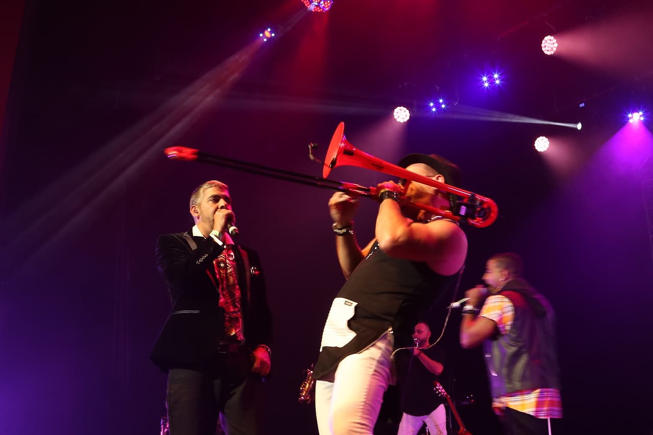 Fue el primer show de Orishas desde que 
<a href="http://http://www.univision.com/musica/entrevista-con-orishas-sobre-su-reencuentro-regresan-los-dioses-del-rap-cubano" target="_blank">anunciaron su regreso</a> hace unos meses.