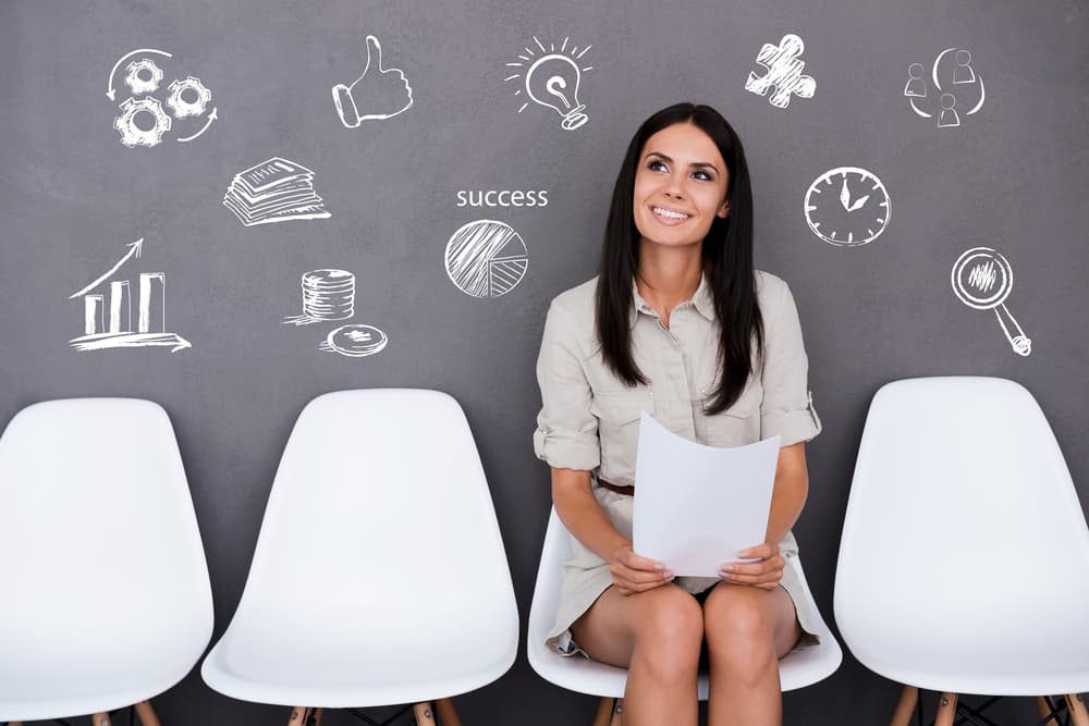 Cuando tengas que presentarte en público, efectuar una entrevista laboral o hacer algo en lo cual la palabra sea la clave, piensa bien lo que vas a decir y ensáyalo pues podrías trabarte. No entres en muchos detalles, el exceso de palabras podría arruinarlo. 
<br>