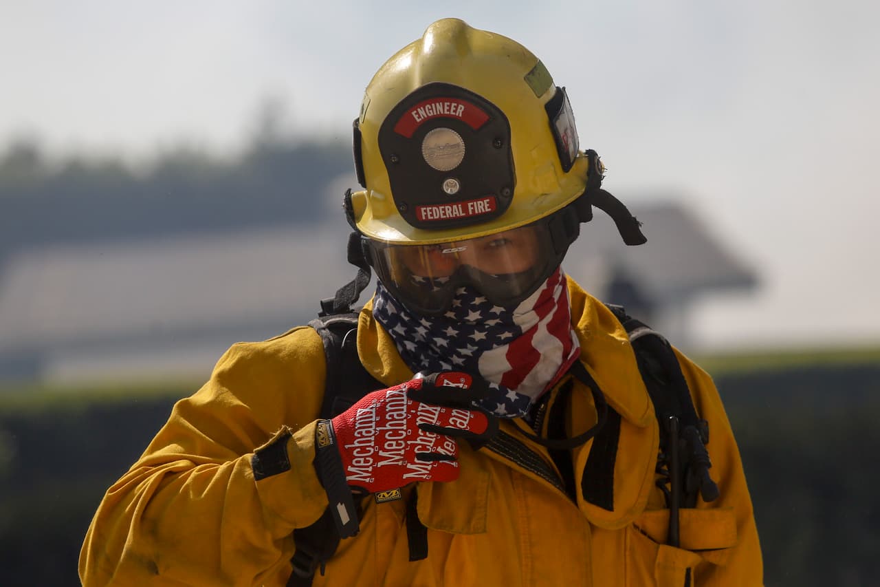 <b>Supervisores de Primera Línea de Trabajadores</b> de Prevención y Extinción de Incendios, Bomberos: ganan un salario de $145,740 al año