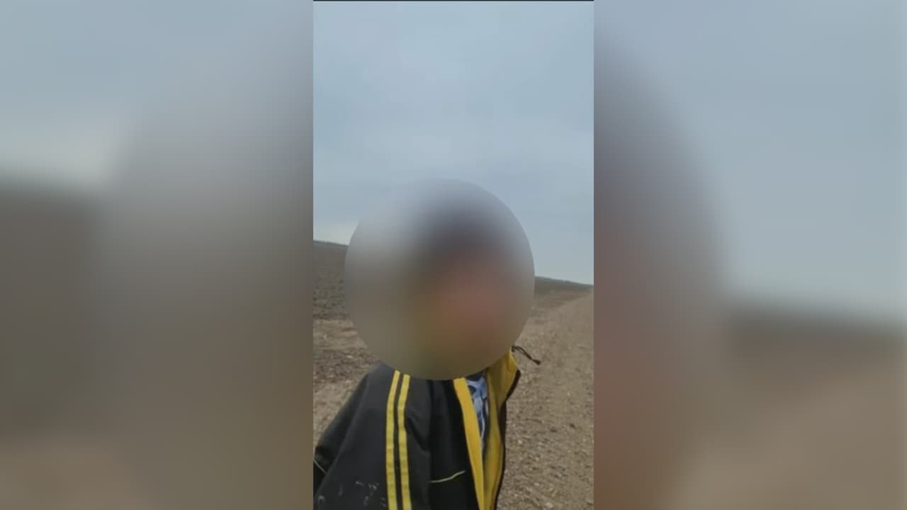 "Me dejaron botado": un niño inmigrante pide ayuda tras ser abandonado en una zona semidesértica en la frontera