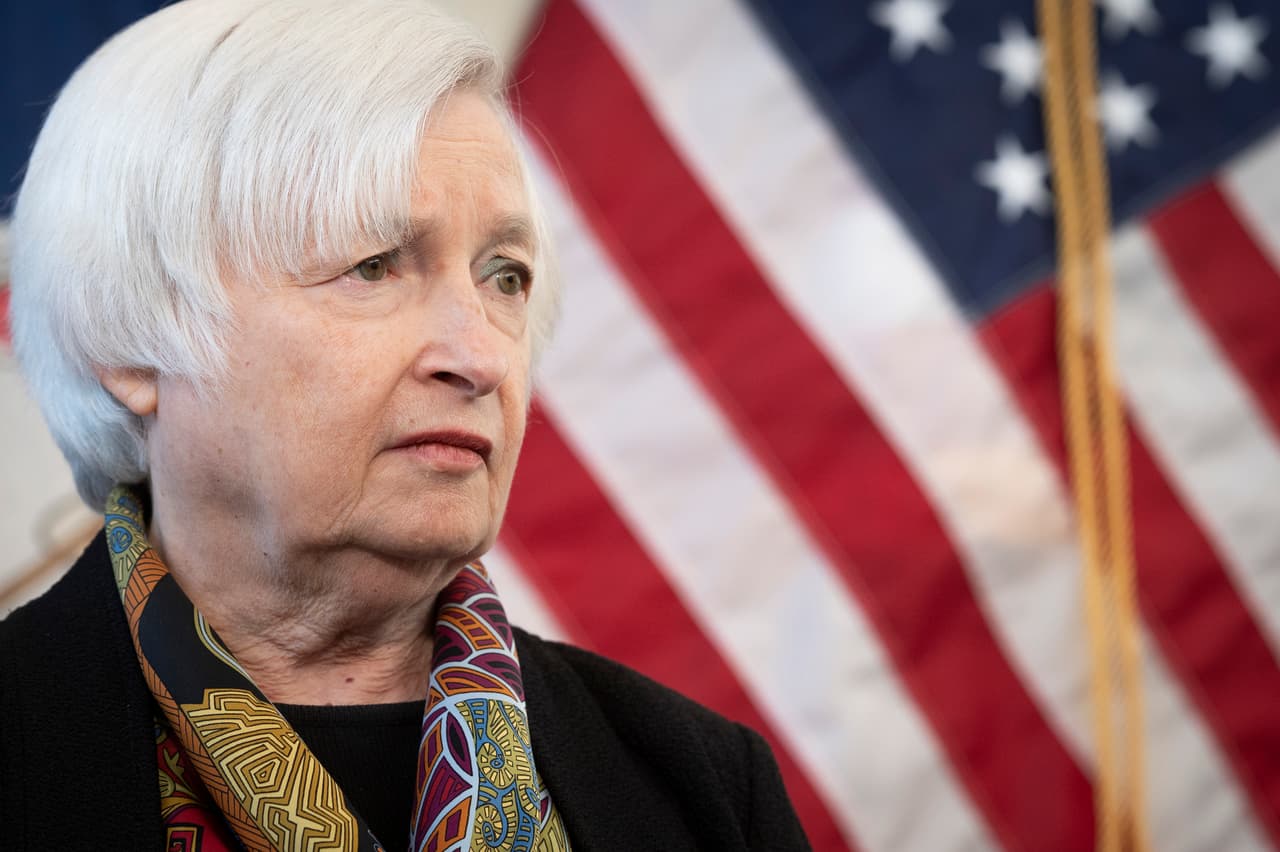 EEUU se quedará sin dinero para sus obligaciones tan pronto como en julio si no se eleva el 'techo de la deuda', estima oficina clave 