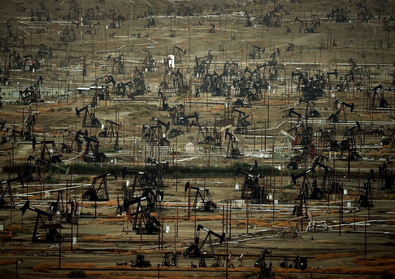 El precio del petróleo en su nivel mínimo en casi siete años