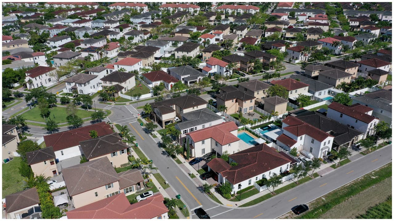 Políticas migratorias comienzan a impactar las ventas de casas en el sur de Florida