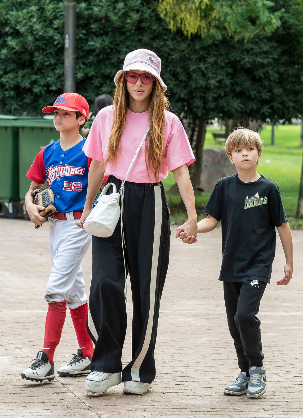 La cantante colombiana se está adaptando a una nueva rutina con los pequeños, después de llegar a un mutuo 
<a href="https://www.univision.com/famosos/shakira-pique-acuerdo-custodia-hijos-ratifican-juzgado">acuerdo con Gerard Piqué</a> quedaron bajo su custodia.
