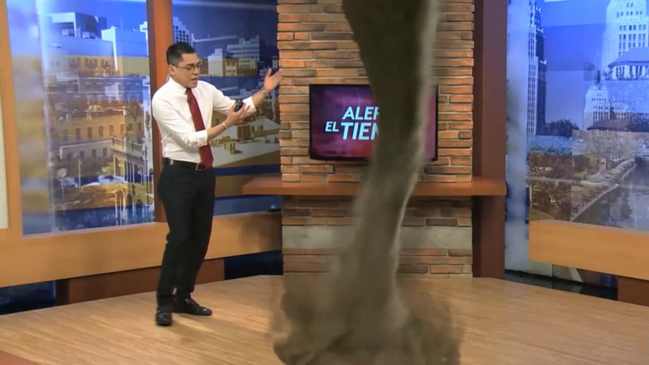 Ante el riesgo de tiempo severo en Texas, existen posibilidades mínimas de tornados. Gabriel Torres, meteorólogo de Univision 41, te explica las categorías de los tornados y su alcance de destrucción.