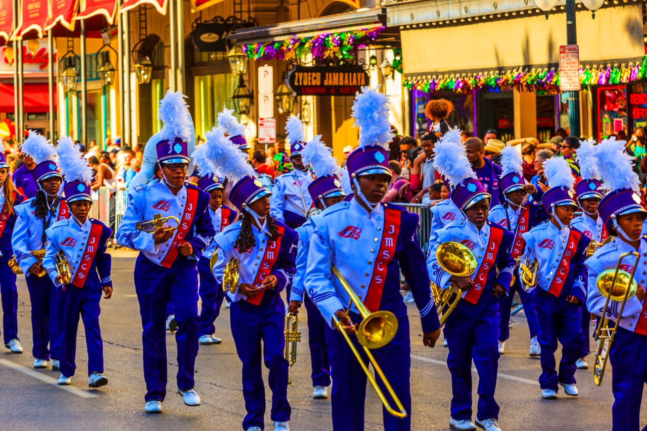 <b>Louisiana.</b> Hasta el 10 de julio no había se había emitido ninguna restricción de viaje. Sin embargo, el Departamento de Salud del estado tiene una lista de consideraciones y orientación para los viajeros, entre ellas incluye retrasar los planes turísticos y evitar los cruceros. En Louisiana hay 1,602 contagios de covid-19 por cada 100,000 habitantes.