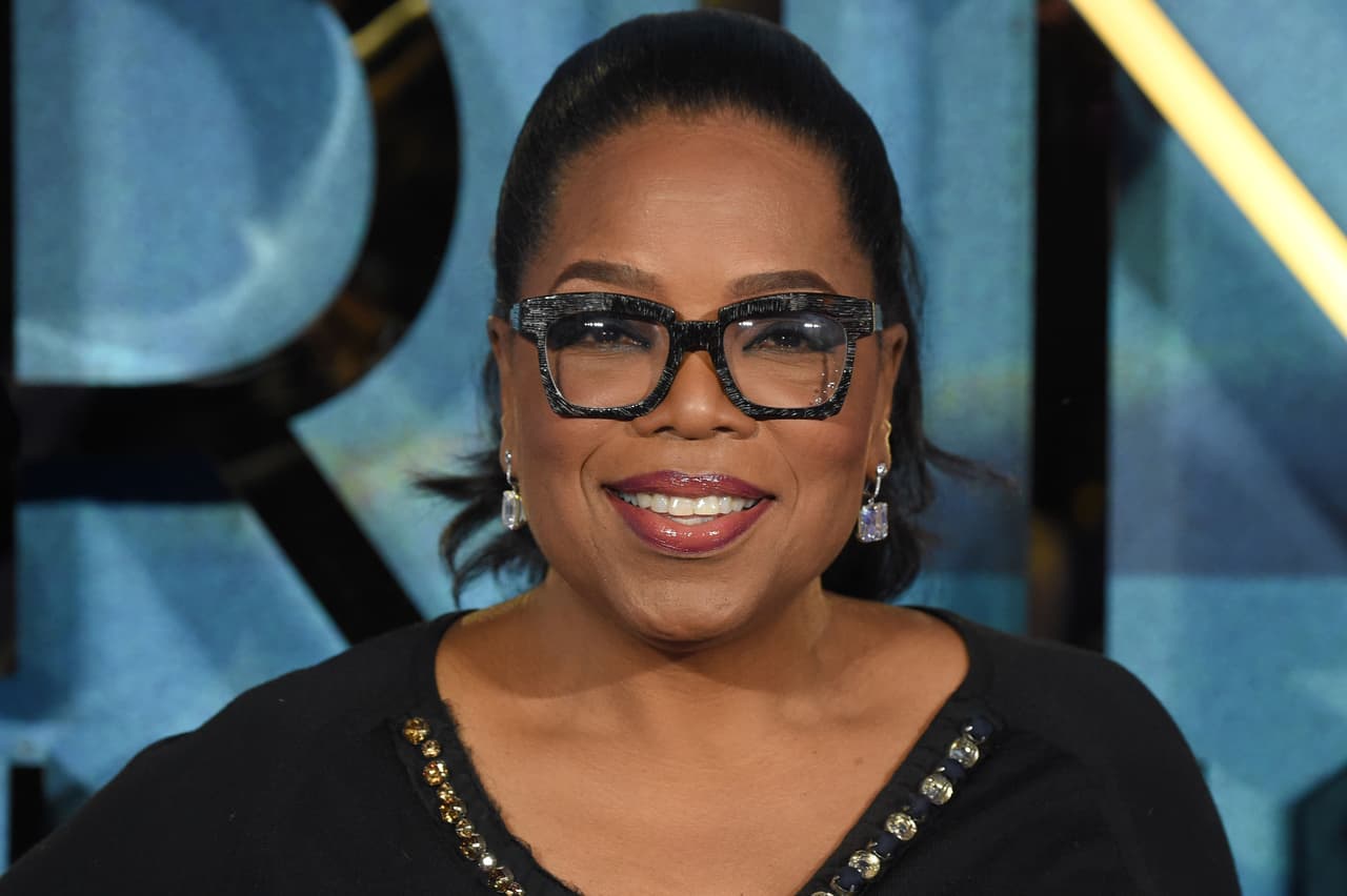 En la serie que conduce junto al príncipe Harry, 
<i>The Me You Can't See</i>, Winfrey habló sobre la primera vez que fue atacada. “A los 9 y 10 y 11 y 12 años, fui violada por mi primo de 19 años”. En ese momento, ella no sabía lo que significaba el abuso y lo ocultó, pero ahora cree que es importante compartirlo.