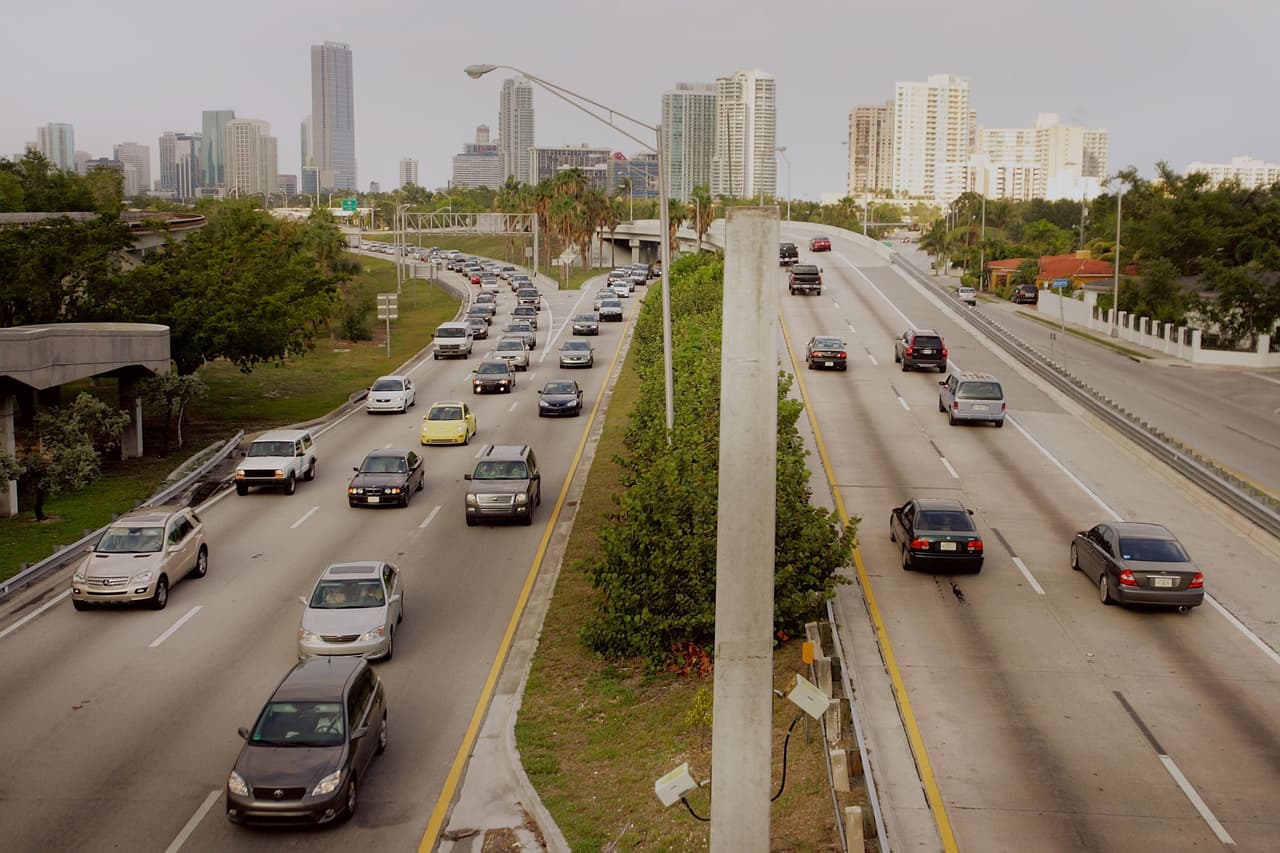 Florida registró uno de los números más altos de accidentes fatales con 3,174. Sin embargo, solo el 10% de ellos fueron causados por exceso de velocidad.