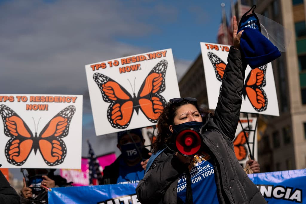 Comité Judicial del Senado debatirá planes que incluyen ciudadanía para dreamers, titulares de TPS y campesinos