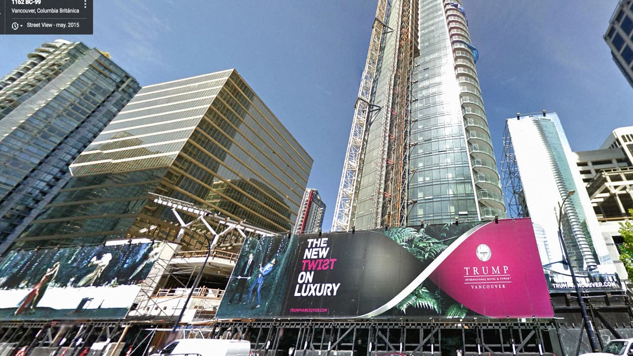 <b>Trump International Hotel and Tower Vancouver.<i> </i>Vancouver, Canadá. </b>Aún en construcción, el edificio de 69 pisos tendrá los 15 primeros dedicados al hotel y el resto a apartamentos. El presidente electo figura como presidente de al menos seis compañías que tienen sus actividades en Canadá.