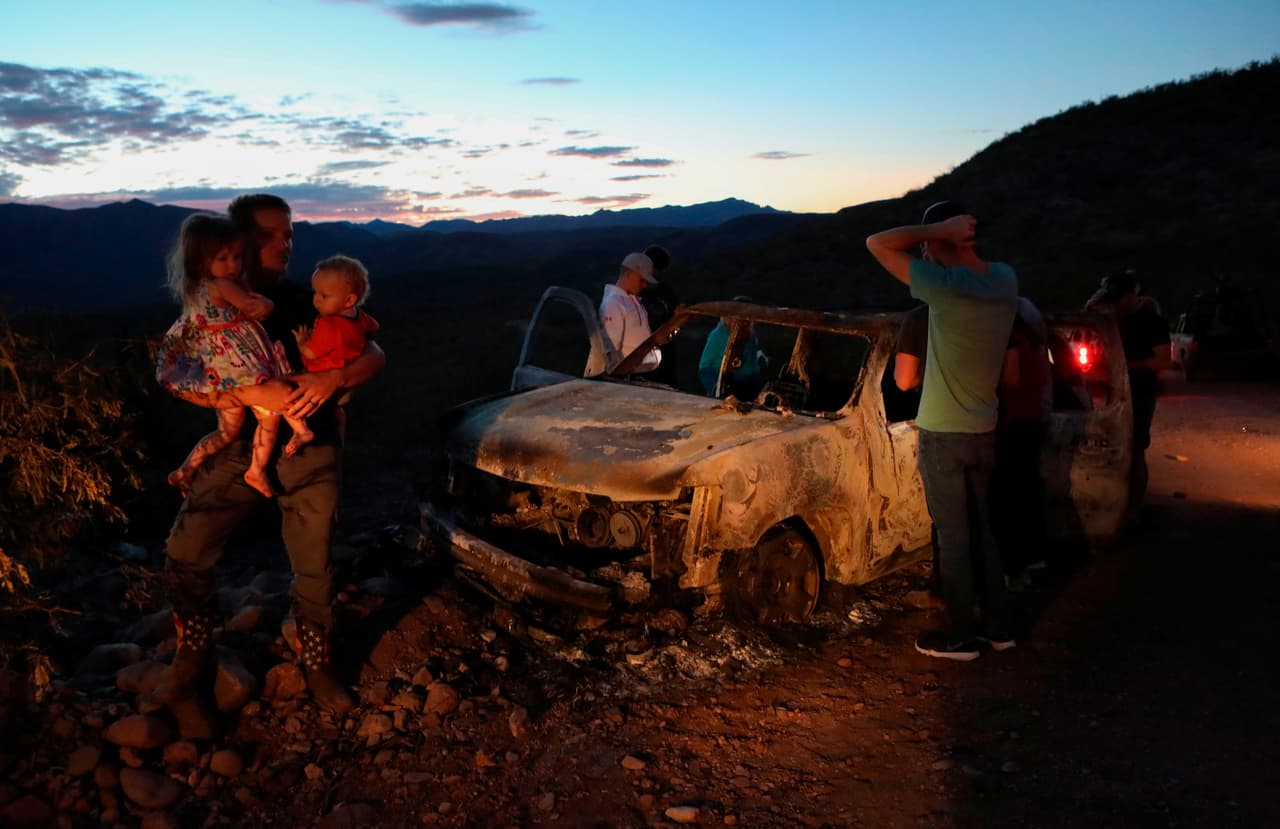 <b>Bavispe.</b> Esta comunidad ha quedado marcada por la masacre de tres mujeres y seis niños que eran parte de una comunidad mormona fundamentalista. En 2019, viajaban en caravana de Arizona a sus casas en la sierra de Sonora, cuando fueron emboscados. La investigación arroja que les ordenaron a sicarios del grupo criminal denominado ‘La Línea’ balear a quienes pasaran por ese territorio, en disputa con el Cartel de Sinaloa.