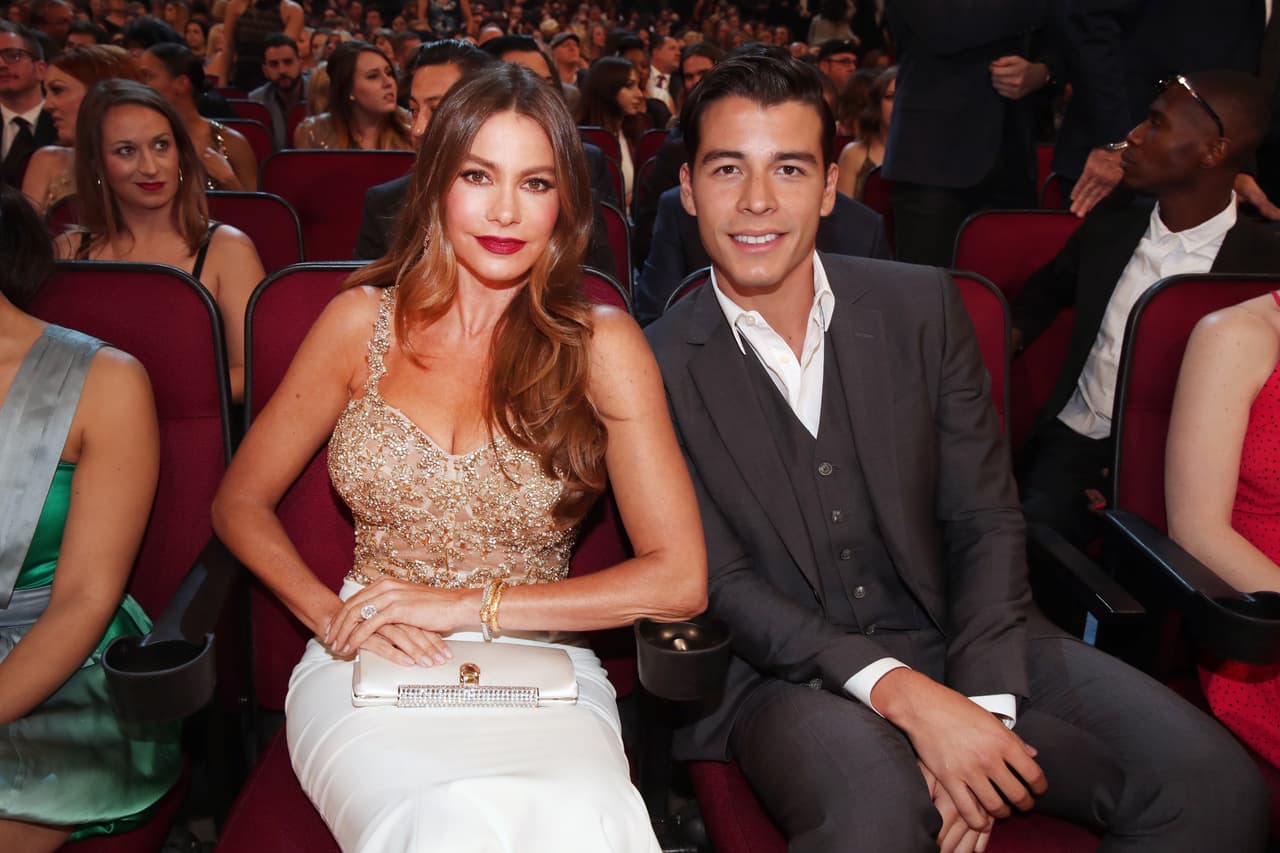 <a href="https://www.univision.com/entretenimiento/cultura-pop/el-hijo-de-sofia-vergara-ya-tiene-30-anos-y-es-muy-guapo-salieron-juntos-en-una-pelicula">Sofía Vergara y su hijo</a> han dejado ver que tienen una relación muy cercana, pues en redes sociales y eventos públicos suelen mostrarse juntos y sonrientes.