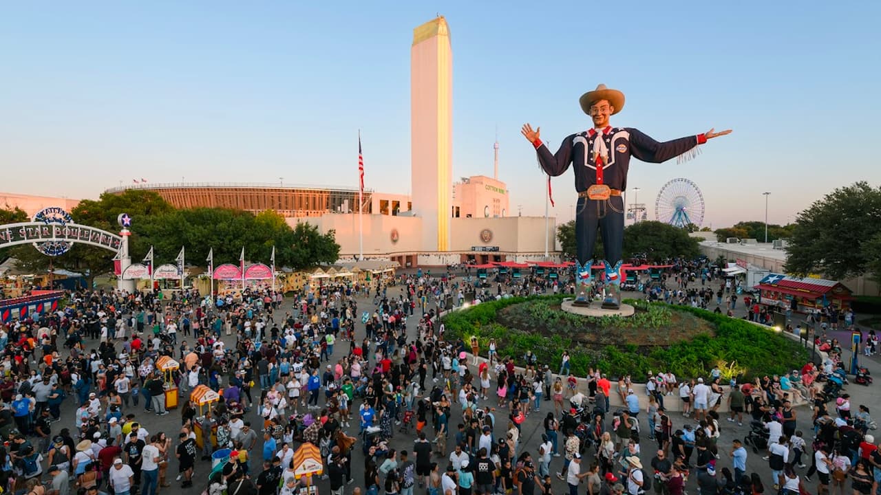 El 
<b>viernes 29 de septiembre arranca uno de los eventos más esperados</b> en el estado de la estrella solitaria, se trata de la Feria Estatal de Texas. Música, juegos y 
<i>¡mucha comida! </i>Te presentamos parte de lo que podrás encontrar en su menú para este año.