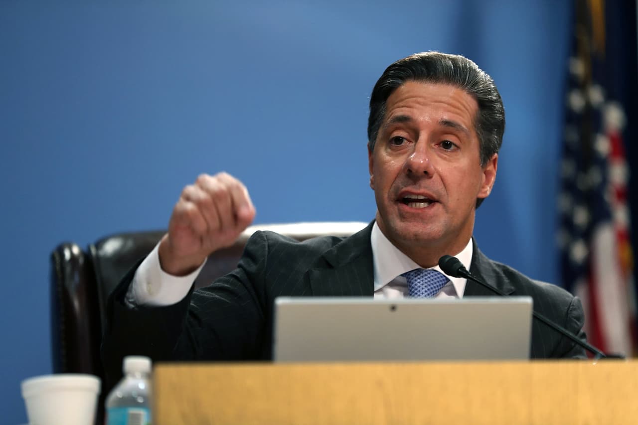 Este lunes el comisionado de educación de Florida Richard Corcoran, firmó una orden de emergencia par abrir todas las escuelas públicas en agosto. El superintendente escolar de Miami-Dade dijo que la decisión del estado “es justa y equilibrada".