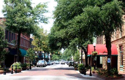<h3 class="cms-H3-H3">14. Sumter, Carolina del Sur</h3>
<br>
<br>El aumento del 16% de los casos de agresión agravada y el 65% de homicidios en 2020 propició que 
<b>los delitos violentos en esta área sumaran 1,140, o 812 por cada 100,000 ciudadanos. </b>
<br>
<br>