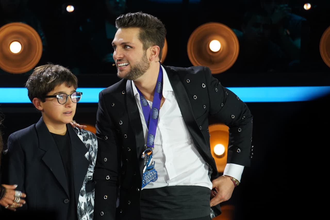 Nicola Porcella fue el segundo finalista y a él lo esperaba su hijo Adriano, de 11 años.