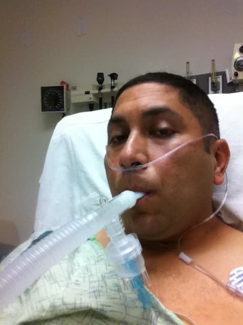 Tras su servicio militar en Irak, Le Roy Torres fue diagnosticado con bronquiolitis constrictiva, una enfermedad pulmonar irreversible y una lesión cerebral tóxica.