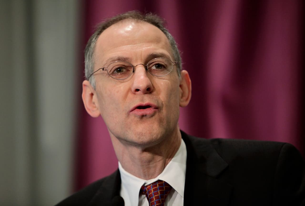 <b>Dr. Ezekiel Emanuel, oncólogo y presidente del Departamento de Ética Médica y Política de Salud de la Universidad de Pensilvania</b>. Desde 1997 se ha desempeñado como presidente del Departamento de Bioética en el Centro Clínico de los Institutos Nacionales de Salud.