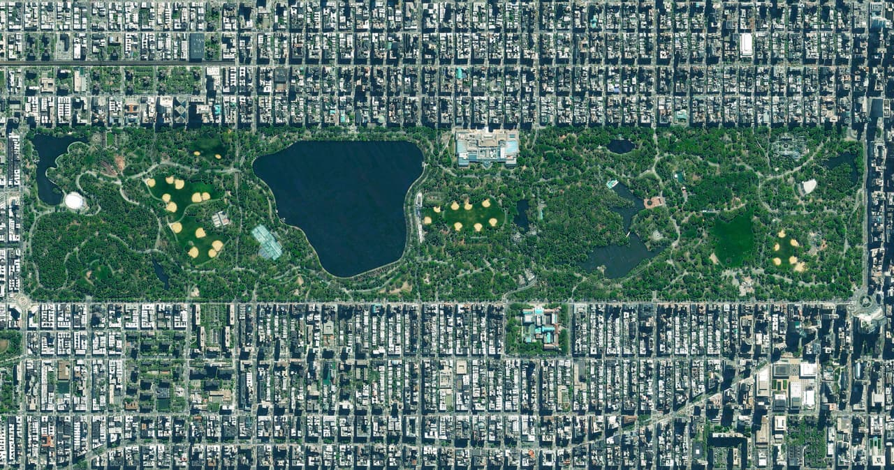 Central Park, en Nueva York, se extiende por 341 hectáreas lo que supone el 6% de la isla de Manhattan.