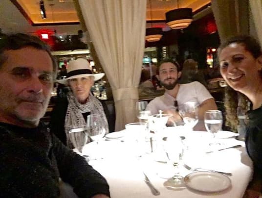 Cuatro días después, el 3 de septiembre, compartió otra fotografía donde la actriz una vez más se dejaba ver en familia.