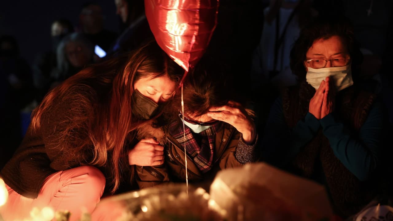 "Todos estamos tocados emocionalmente": consejos para sobrellevar una tragedia como la de Monterey Park