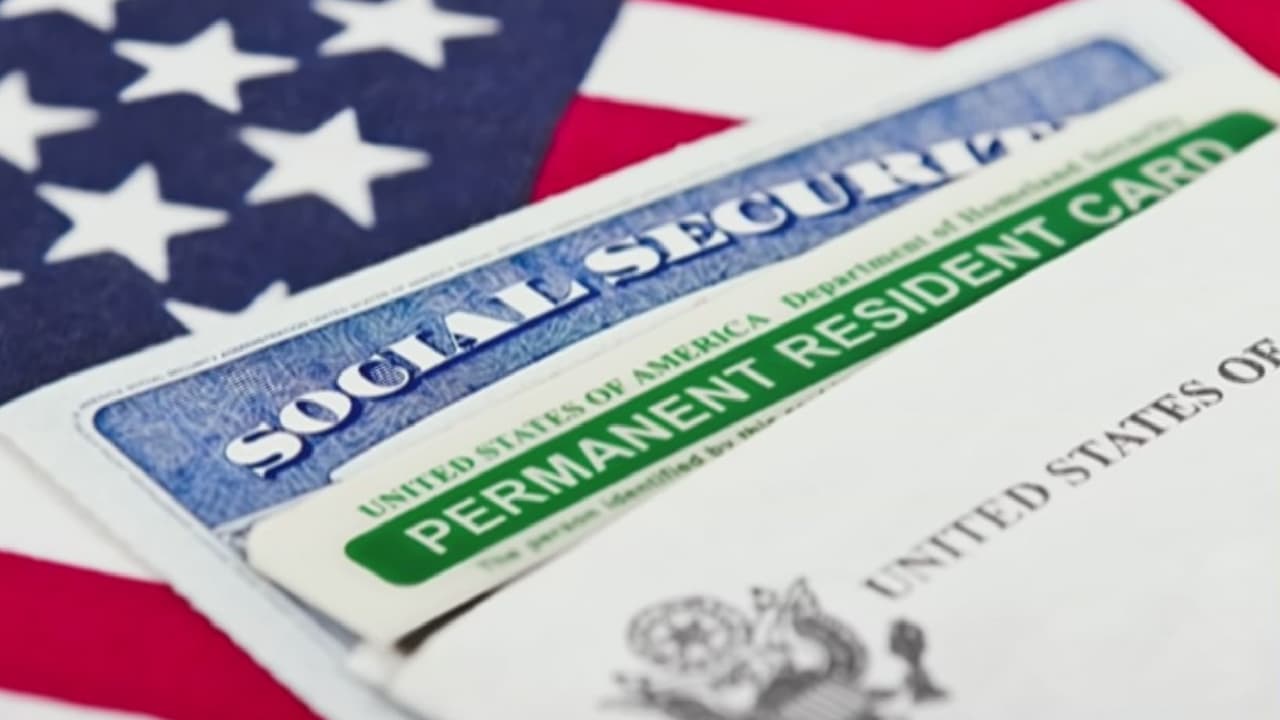 ¿Eres residente permanente y no portas la 'green card'? Ten cuidado, te expones a varios problemas